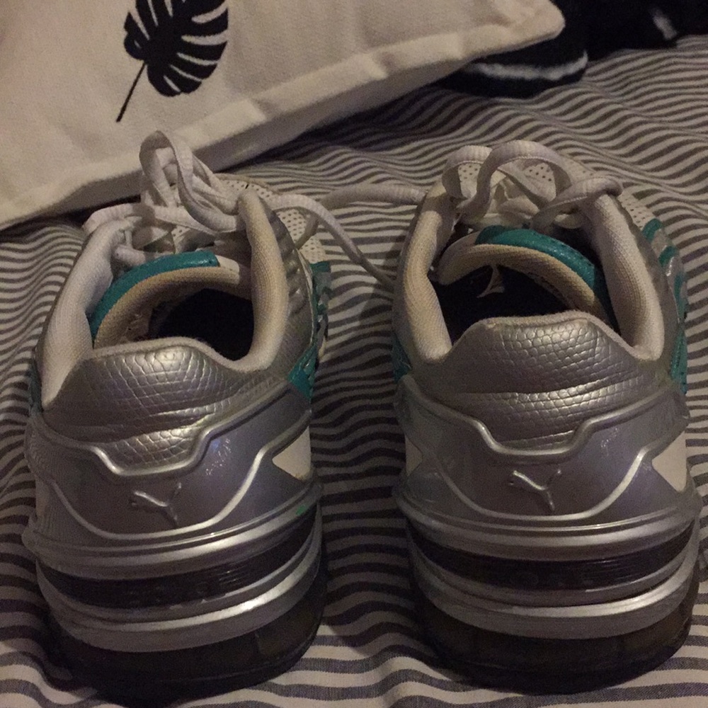 Sneakers - Picture 4 of 4